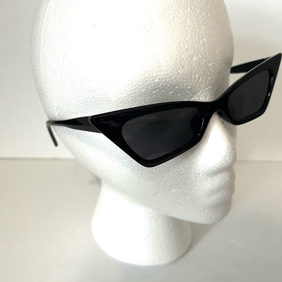 Widow Black Goth Cat Eye Sunglasses Cunning Cat Dolls Kill Chic Vampire - Picture 4 of 9